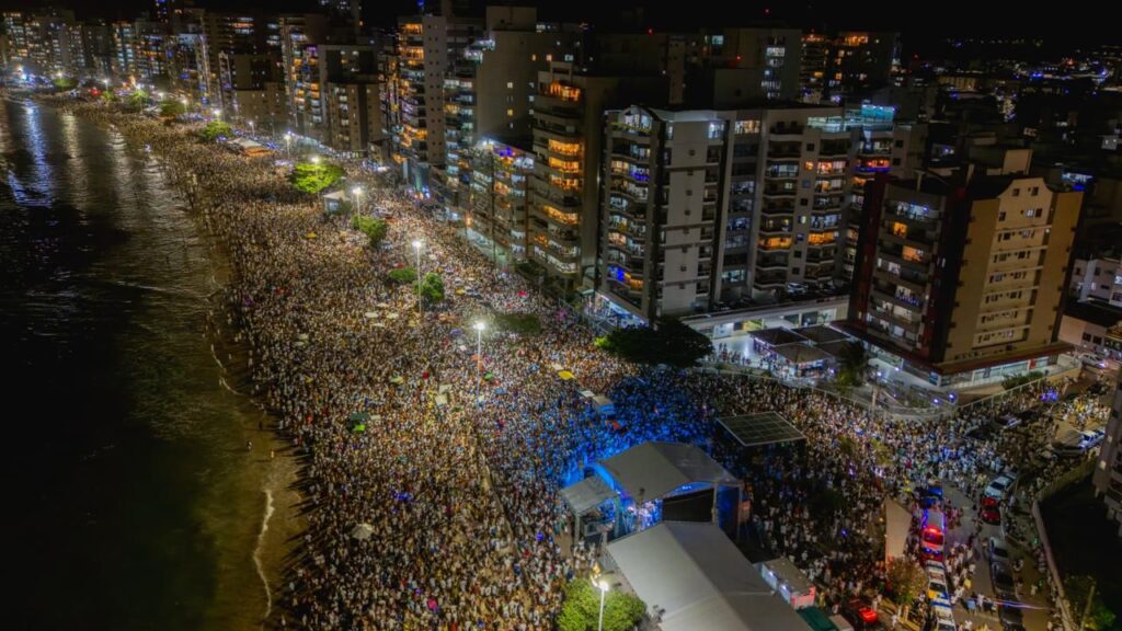 Foto da Praia do Morro na virada de ano